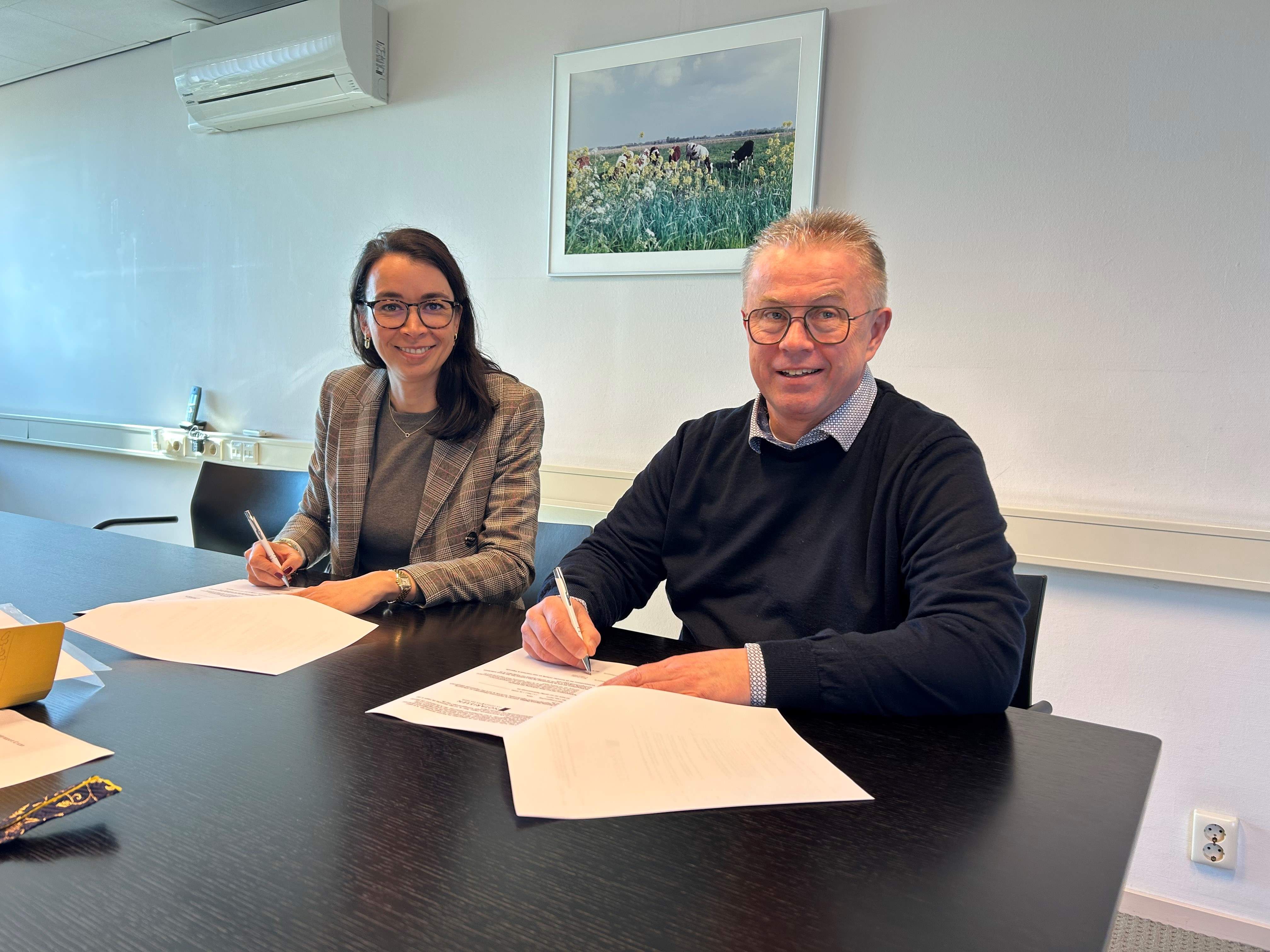 Hoenderop and Schegro Move Forward Together